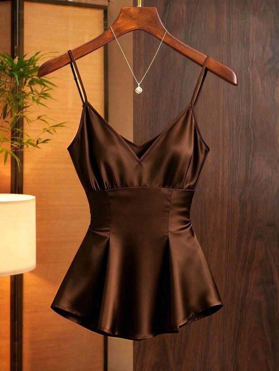 Camiseta de mujer elegante y de moda con cuello en V profundo - Café integral - Ver 1
