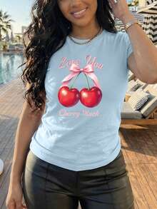 Camiseta blanca con cerezas "Love You Cherry Much" Playera casual de manga corta Camiseta con estampado de cerezas Diseño gráfico de cerezas con frase romántica Estilo juvenil / dulce / femenino - YH303-Azul - Ver 1