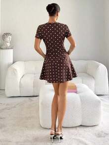 Vestido corto casual de mujer con cuello redondo y mangas cortas, vestido corto casual de manga corta, vestido corto casual de verano, vestido de mujer de nueva llegada a rayas - Marrón - Ver 2