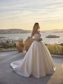 Elegant Sexy Deep V Neck Satin A Line Off Shoulder Backless Wedding Dress with Long Sleeves, Registry Office Dresses Bridal Gown, Evening Party Dress Birthday Party Dress Country Wedding,Romantic Church Ceremony Wedding Dress,Suitable for Wedding, Dating, Party, Singles' Party, Vacation, Formal Occasions, Dinner Dress, Prom Dress, Homecoming Dress, Cocktail Party, Wedding Guest Dress, Graduation - Weiss - Übersicht 1