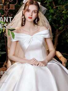 Elegante vestido de novia de satén con hombros descubiertos para mujer, de estilo sencillo y cortesano. - Blanco - Ver 7