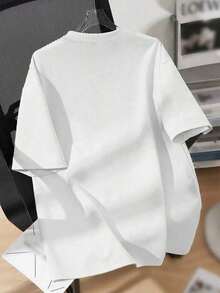 Camisetas casuales ajustadas para mujer de talla grande con la imagen de una niña con un abrigo acolchado sosteniendo la luna. Transpirables y cómodas. - Blanco - Ver 2