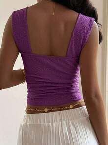 Top corto ajustado de cuello cuadrado de tela texturizada de unicolor minimalista para mujer, ideal para el verano, vacaciones y uso diario - Morado - Ver 4