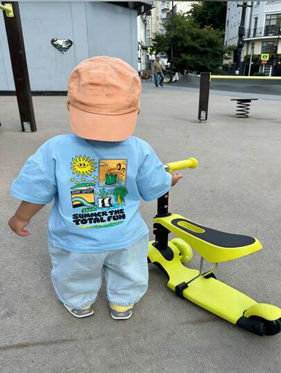 Toddler Boys Aesthetic Light Blue "Summer The Total Fun" Graphic Tee, Retro Surf & Sun Print T-Shirt, Casual Loose Short Sleeve Top