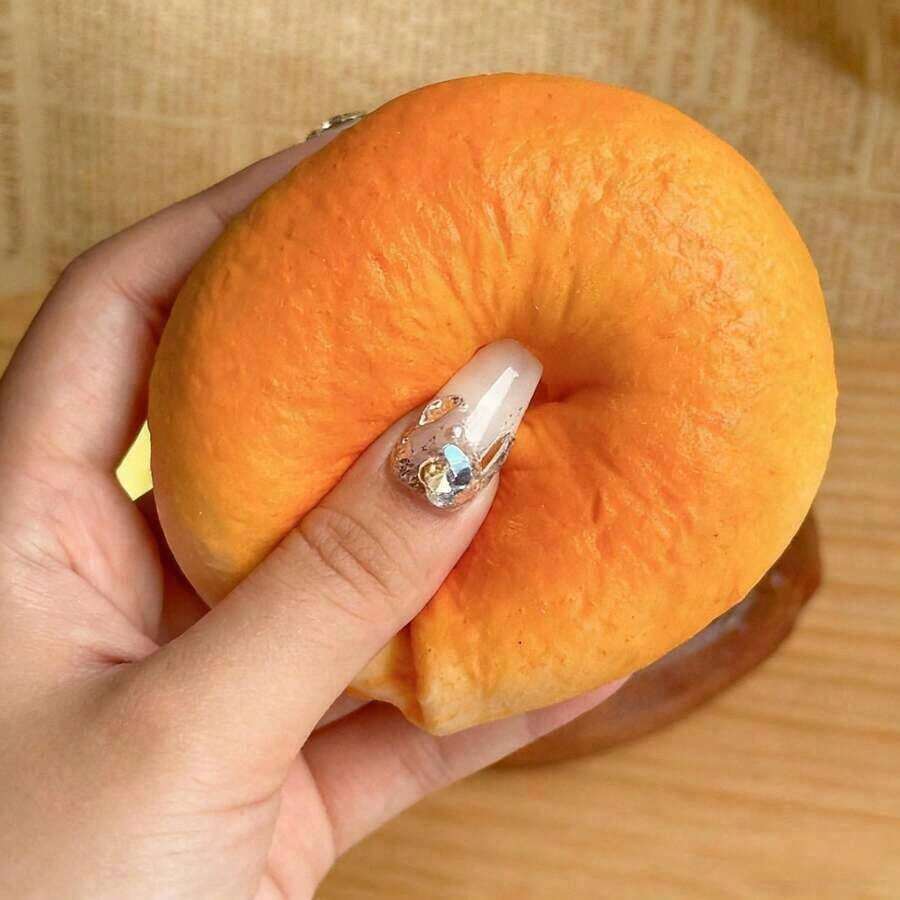 1pc Super Soft Squishable Bagel Toy, Realistic Food Stress Relief Squeeze Toy, Squishy Toy, Multi-Color Realistic Bagel Squeeze Toy, Bread Squeeze Series, Holiday Gift, Birthday Gift, Present - 彩色 - 查看 1