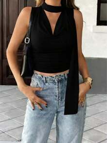Top de tirantes plisado y drapeado de unicolor, de moda para eventos, citas, playa, vacaciones y uso casual en verano - Negro - Ver 1