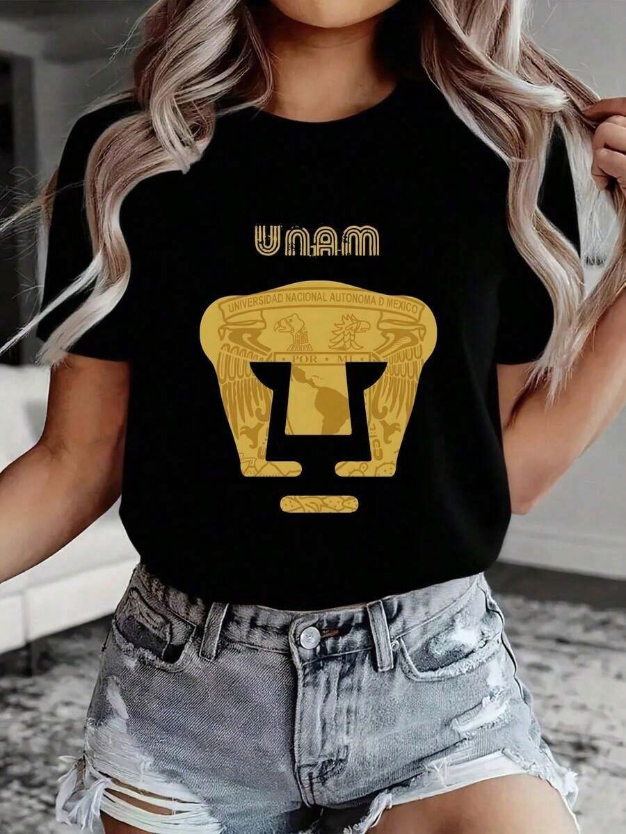 Camiseta de Fútbol Pumas UNAM para Mujer |   Diseño de Logotipo Dorado |   100% Algodón Puro |   Suave y cómodo |   Ideal para uso diario y para regalar |   Camiseta Blanca de Cuello Redondo |   Estilo unisex - Negro - Ver 1