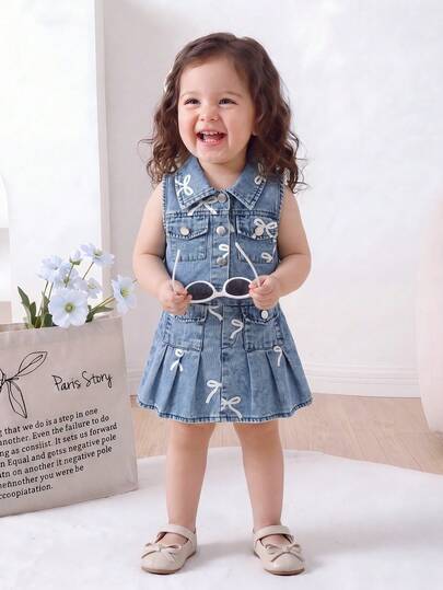 Infant Girl Summer Sweet Cute Fashion Bow Print Lapel Sleeveless Vest Top Jacket Paired With Matching Bow Print Pleated Skirt 2-Piece Set, Suitable For Daily, Outdoor, School, Commute, Vacation, Versatile