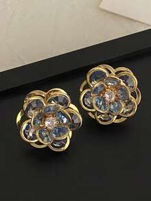 Two Blue Crystal Flower Button Covers, Rhinestone-Encrusted, Seamless Cuff Clips, Decorative Buttons For Women's Shirt Cuffs, Suitable For Dresses, Weddings, And Formal Wear. A Clothing Accessory Gift, Perfect For Everyday Gatherings, Holidays, Music Festivals, And Valentine's Day. A Women's Accessory, A Memorable Gift For Friends, Family, Or Lovers. Women's Jewelry. - Mint Blue - View 4