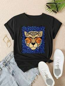 Women's Casual T-Shirt With  Vintage Leopard Print And Sunglasses On A Blue Background, Suitable For All Seasons

BlackFashion - 黑色 - 查看 2
