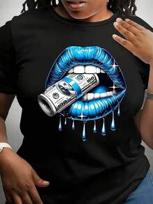 Talla Grande - Camiseta con Gráfico de Labios Azules Intensos |   Camiseta negra llamativa con diseño brillante que muestra una sustancia azul goteando y un billete de cien dólares, perfecta para uso casual y como declaración de moda única, primavera/verano, cuello redondo, manga regular. - Negro - Ver 1