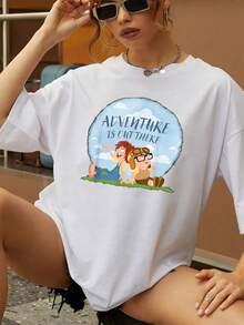 Colorful Illustration Of Two Friends Enjoying The Sky With A Motivational Message That Encourages Following Dreams And Exploring The World. Comfortable And Perfect Casual Women's T-Shirt For Everyday Adventures. - 白色 - 查看 6