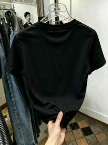 Women's Short-Sleeved T-Shirt With A Round Neck, Loose Oversized Fit, Featuring A Diamond-Shaped "SUPER MAMA" Print With A Heart. Suitable For Everyday Wear, Casual Outings, Weekends, Family Gatherings, And Daily Activities. Made Of Polyester, With A Modern, Casual, Feminine Style, Ideal For Spring And Summer. Domestic Shipping Available. - 黑色 - 查看 3