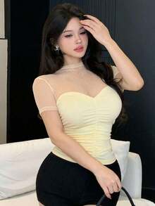 Blusa corta de manga corta de malla transparente elegante y ajustada para mujer, con parches de lunares de malla, ideal para primavera y verano, de uso versátil para San Valentín, boda, fiesta, banquete - Amarillo claro - Ver 5