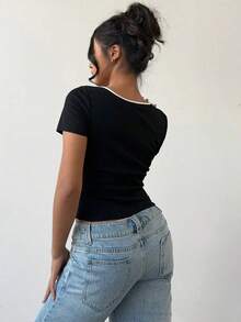 Camiseta casual de mujer de manga corta con adorno de lazo de color contrastante - Negro - Ver 2
