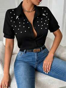 Blusa casual/de trabajo de manga corta elegante y ajustada con cuello y adornos de perlas para mujeres - Negro - Ver 5
