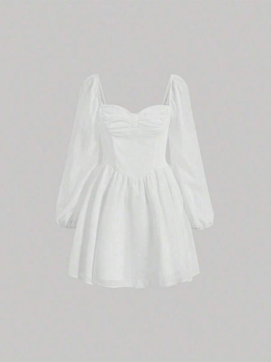 Vestido corto de manga larga con cuello de corazón, manga farol y busto fruncido en blanco - Blanco 2 - Ver 1