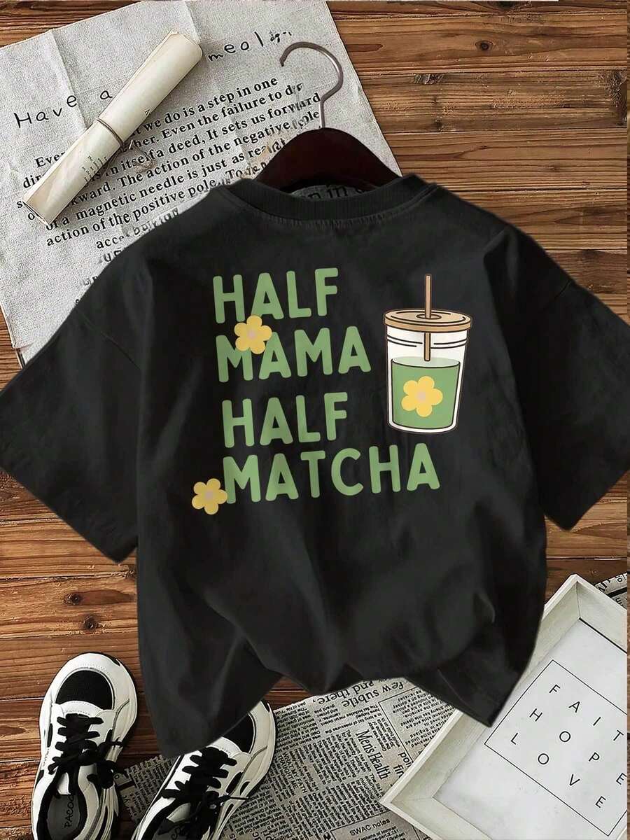 HALF MAMA HALF MATCHA Short Sleeve Crew Neck T-Shirt, Women's Casual Spring And Summer Top, Floral And Matcha Print, Fresh Style. - Unisex Cotton Short Sleeve Crew Neck T-Shirt, Vintage Urban Style, Women's Blouses. Casual Blouses For Ladies. - 黑色 - 查看 1