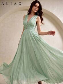 Vestido elegante y lujoso de ALIAO para mujer, con cuello halter en V, plisado de gasa, para playa, vacaciones, boda, fiesta, cóctel y eventos formales. Vestido largo estilizador y grácil para primavera/verano 2026 - verde menta - Ver 3