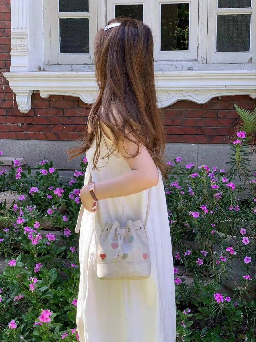 Borsa a secchiello da donna con design originale unico, laccio semplice e motivo a cuore carino, borsa a spalla alla moda per uso esterno, versatile per abbinarsi a uno stile minimalista e alla moda. - bianco - Visualizzare 1