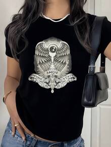 Símbolo místico con alas extendidas y ojo central que representa la conexión entre el cielo y la conciencia espiritual con detalles ornamentales que evocan fuerza interior camiseta de mujer casual moderna para uso diario - Negro - Ver 8