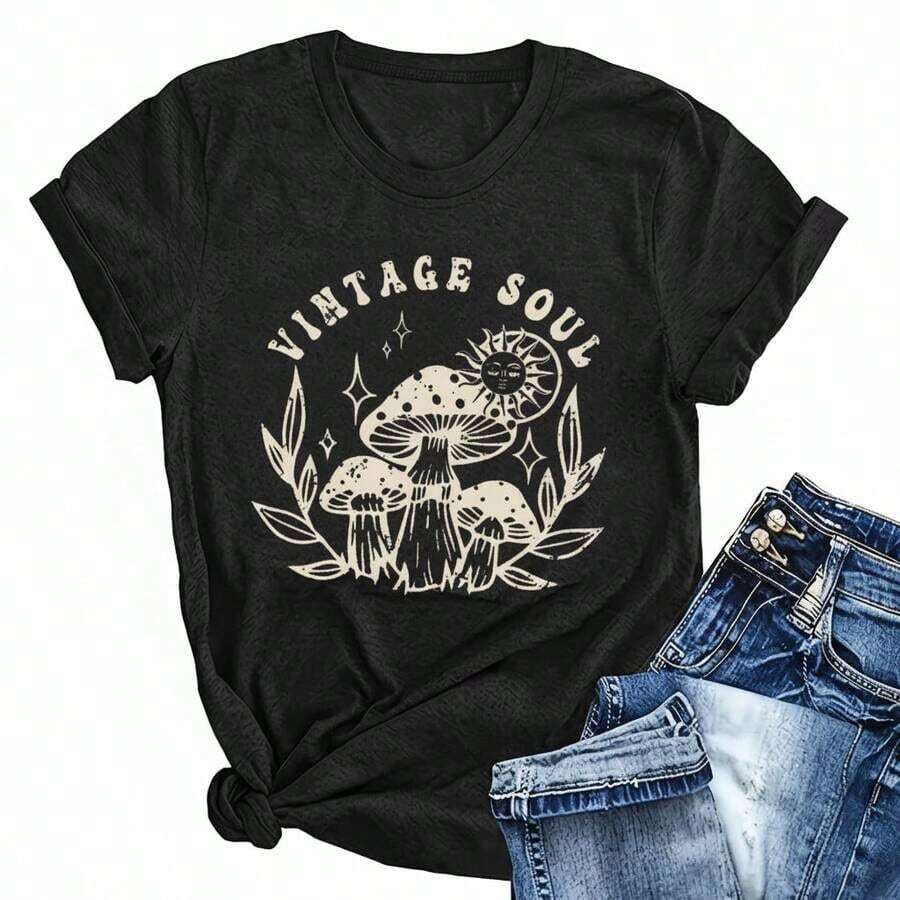 Women's Plus Size Vintage Cotton T-Shirt With 'Vintage Soul' Graphic Print, Oversized Short Sleeve Casual T-Shirt With Mushroom And Sun Print, Loose Fit Top For Everyday Wear, Soft And Comfortable Cotton Material, Retro Aesthetic T-Shirt. - 黑色 - 查看 1