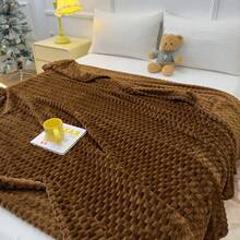 1pc Comfortable Flannel Blanket, Super Soft & Lightweight, All-Season, Hexagon Jacquard Pattern, Halloween & Christmas, Suitable For Home, Camping, Fashionable Room & Bedroom Decor - Coffee Brown - View 9