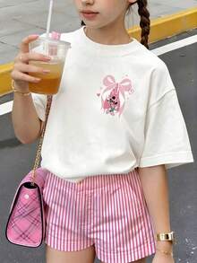 Disney Dios está con ella, no caerá. Ideal para regalar a niños que aman y creen en Dios. Camiseta estampada de algodón, cómoda y holgada, de manga corta. - Blanco - Ver 2
