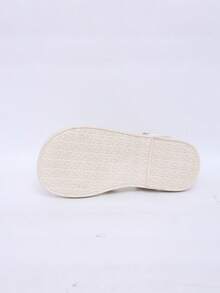 1 Đôi dép xăng đan đính pha lê cho bé gái, giày đi biển mùa hè mới, kiểu dáng tối giản, đế mềm mại, thoải mái cho trẻ em, giày công chúa kiểu La Mã. - Màu be - Xem 8
