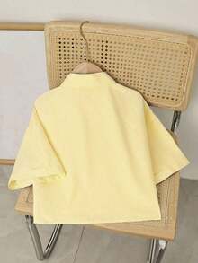 ElCamisa de manga corta holgada con bordado de mariposa a rayas azules para mujer, corta - Amarillo - Ver 2