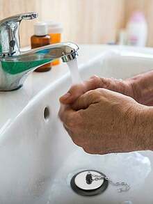 HomarKet 浴缸排水塞，12 件装，橡胶材质，适用于水槽、浴缸、厨房、浴室、洗衣房、吧台等，带挂环，可用于淋浴、水龙头盖、泳池等，黑色。 - 附鋼片水塞 - 查看 4