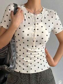 Camiseta básica de manga corta con cuello redondo y media abertura, con diseño ajustado y sexy, de estilo urbano para el verano, para mujer - Blanco 4 - Ver 1