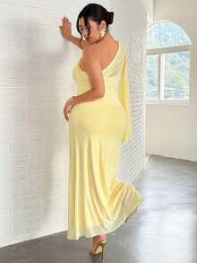 Vestido maxi ajustado con hombros asimétricos, de estilo elegante y romántico, para mujer de talla grande.Adecuado para fiestas, vacaciones en la playa, vuelta al colegio, citas románticas, temporada de bodas, cumpleaños, Pascua, primavera/verano. - Amarillo - Ver 3