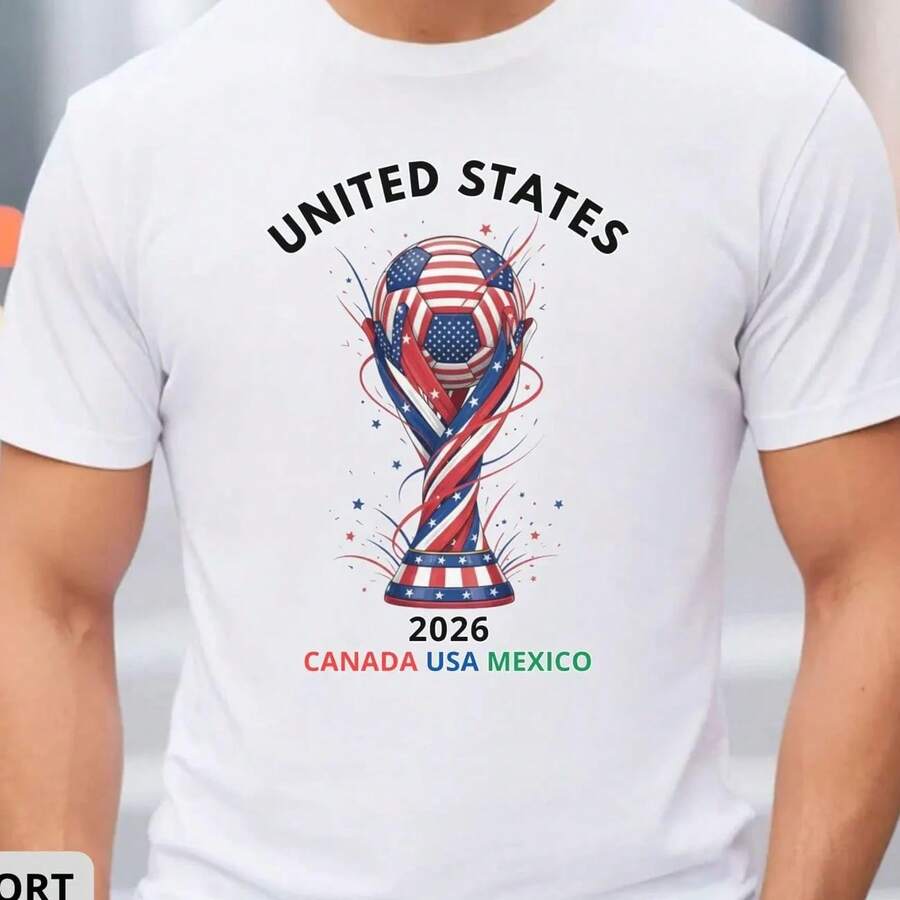 Camiseta de la Copa Mundial de EE. UU. 2026| Camiseta Unisex para Fanáticos del Fútbol| Ropa de la Copa del Mundo| Diseño de Trofeo con Bandera de EE. UU.| Regalo de Fútbol Canadá México Estados Unidos - Negro (Solo disponible en blanco y negro) - Ver 1