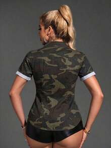 Camisa de manga corta con bolsillo con solapa, bajo curvo y manga enrollada para el verano, parte superior de manga corta - Verde militar - Ver 3