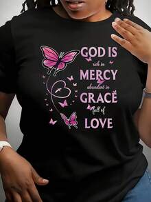 Una camiseta tipo pullover de cuello redondo, de estilo casual y talla grande, con estampados de letras y otros motivos, que incluye frases como "Dios es lleno de gracia, misericordia y amor", hecha de 100% algodón.ropa de calor mujer - Negro - Ver 1