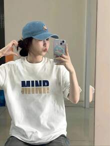 Camiseta Gráfica de Mujer Pesada - Estampado "MIND YOUR MIND" en Letras Atrevidas, Tee Oversized Casual Streetwear, Diseño Nuevo Verano 2025, Cuello Redondo Lavable a Máquina, Manga Corta, Ajuste Relajado, Material No Transparente, Estilo Highstreet - Blanco - Ver 6