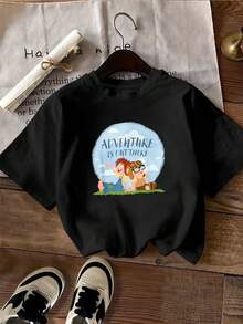 Colorful Illustration Of Two Friends Enjoying The Sky With A Motivational Message That Encourages Following Dreams And Exploring The World. Comfortable And Perfect Casual Women's T-Shirt For Everyday Adventures. - 黑色 - 查看 2