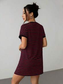 Vestido camiseta con bloqueo de color y estampado de rayas - Multicolor - Ver 2