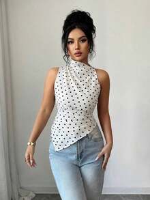 Raffinéa Camiseta de tirantes ajustada con dobladillo asimétrico y lunares rojos para mujer - Blanco - Ver 5