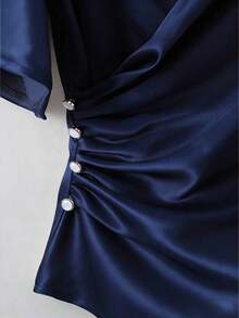 Blusa de satén elegante, blusa de manga corta, blusa de cuello en V, blusa de uso diario - Azul marino - Ver 7