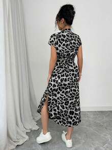 Vestido largo de manga corta para verano 2025, nuevo, con bolsillo, abertura lateral, cinturón y lazo, estampado de leopardo, para uso casual y de viaje - Gris - Ver 2
