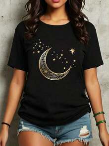 Camiseta casual para mujer con estampado de luna y estrellas en negro, de manga corta, hombros caídos y cuello redondo, confeccionada en tejido de punto de elasticidad media, que crea un look elegante y encantador. - Negro - Ver 6