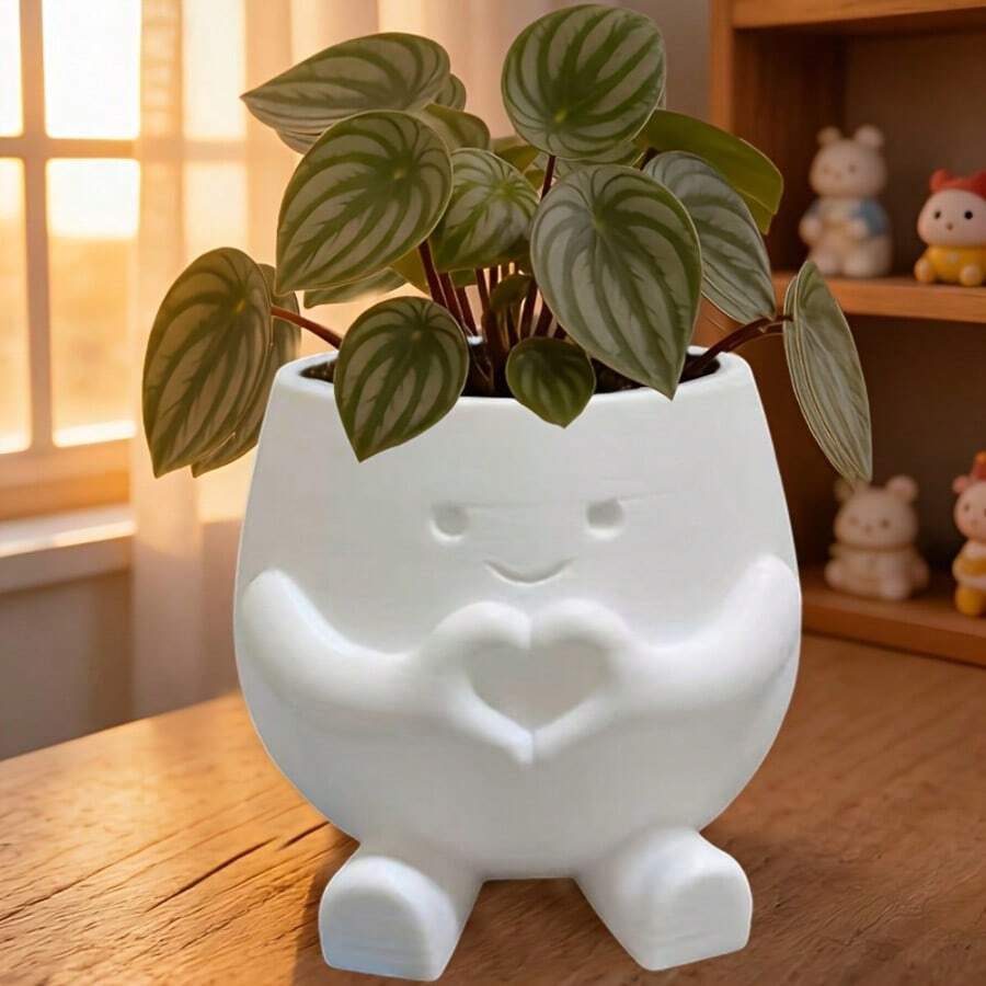 隆重推出四款功能齐全的3D打印花盆设计:“阅读伴侣”、“真情流露”、“宁静祥和”和“梦想家”。这些花盆是水培铜钱草或多肉植物的理想居所,同时巧妙地兼作桌面笔筒。无论是母亲节、生日还是乔迁之喜,它们都是理想的礼物之选。 - / - 查看 1