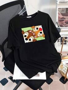 Dos adorables ardillas curiosas se asoman con expresiones divertidas simbolizando amistad alegría y espíritu juguetón camiseta de mujer casual cómoda de manga corta  ideal para uso diario - Negro - Ver 3