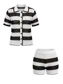 Elegante conjunto de moda casual de primavera/verano para mujer, ideal para vacaciones y playa, con top de manga corta de cuello redondo con abertura y botones, y shorts, en estilo de punto a rayas y hueco - Blanco y Negro - Ver 5
