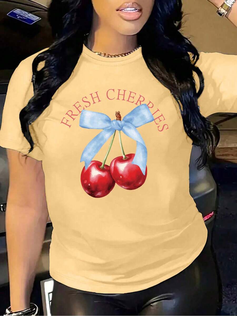 Oversized White T-Shirt With Cherries And A Blue Bow, Ideal For Casual Summer Outfits. Loose-Fitting Youth T-Shirt With A "Fresh Cherries" Cherry Design, A Flirty Style To Combine With Jeans Or Shorts. Summer T-Shirt With A Cherry Graphic And Text, A Feminine And Flattering Style. - YH433-黃色 - 查看 1