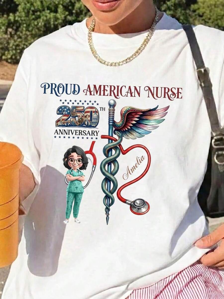 Camiseta personalizada de enfermera estadounidense orgullosa, camiseta personalizada de estrellas y rayas, camiseta del Día de la Independencia 1776-2026, 250 aniversario de EE. UU. Camiseta unisex de algodón puro de 220 g, peso ideal para todas las estaciones, adecuada tanto para hombres como para mujeres. Tejido duradero de alta calidad, suave al tacto y de larga duración. Camiseta transpirable. Adecuada para mujer en primavera y verano, vacaciones, Día de la Madre, Día de la Independencia. - Blanco - Ver 1