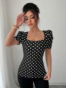 Camiseta casual de mujer, elegante y sexy, de manga corta, cuello joya, mangas abullonadas, puños fruncidos, estampado de lunares blancos y negros, silueta ajustada, adecuada para vacaciones - Multicolor 6 - Ver 5