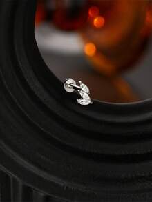1 chiếc khuyên tai bạc 925 mạ vàng 18K, thiết kế phẳng, đính 3 viên đá Moissanite hình bầu dục, kiểu dáng thời trang, không gây dị ứng và không phai màu, hoàn hảo cho đeo hàng ngày, dự tiệc, đám cưới, quà tặng Ngày của Mẹ và các dịp lễ khác. - Bạc - Xem 5